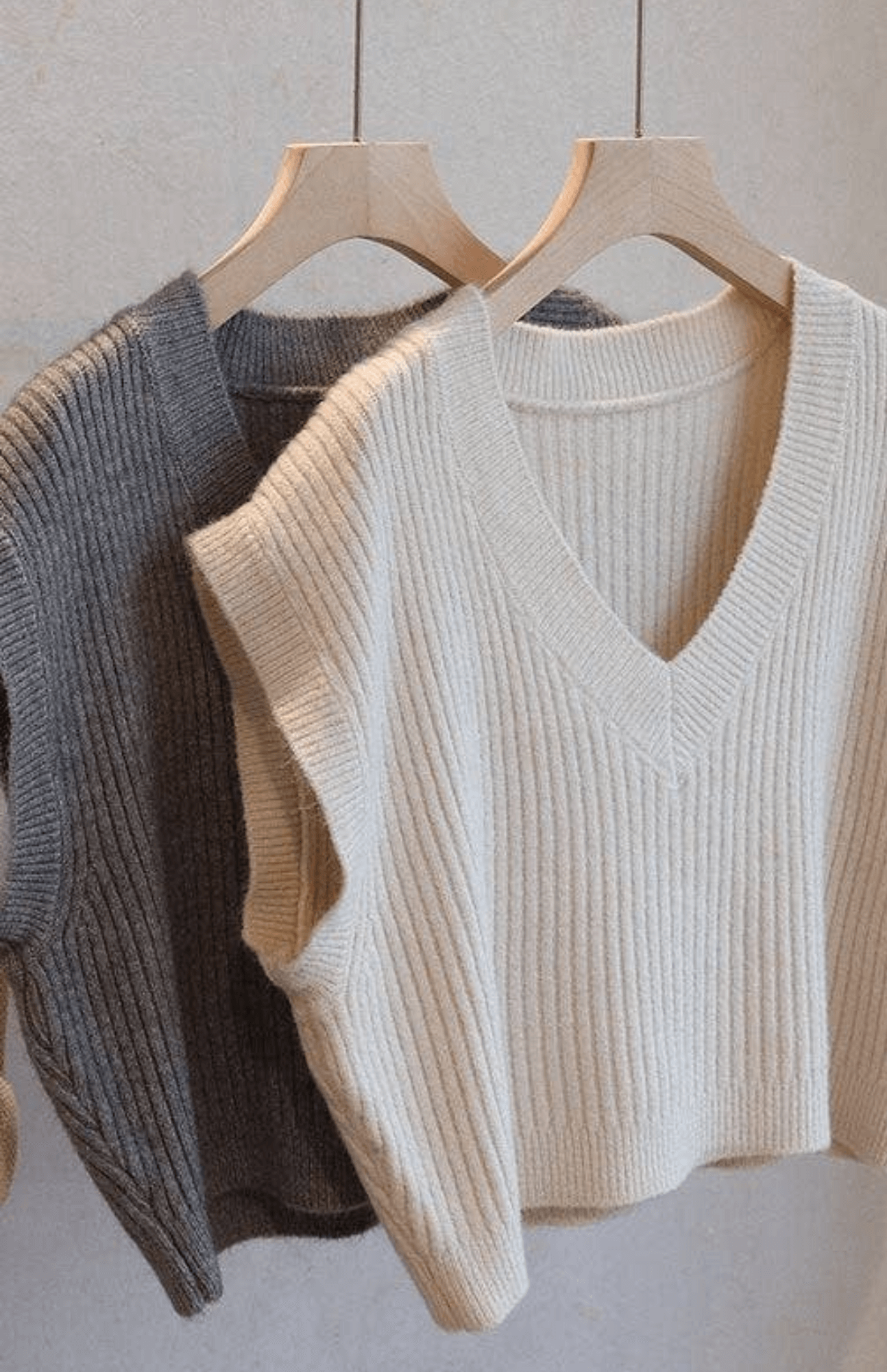 Riley Ribbed Sleeveless Sweater - Grey