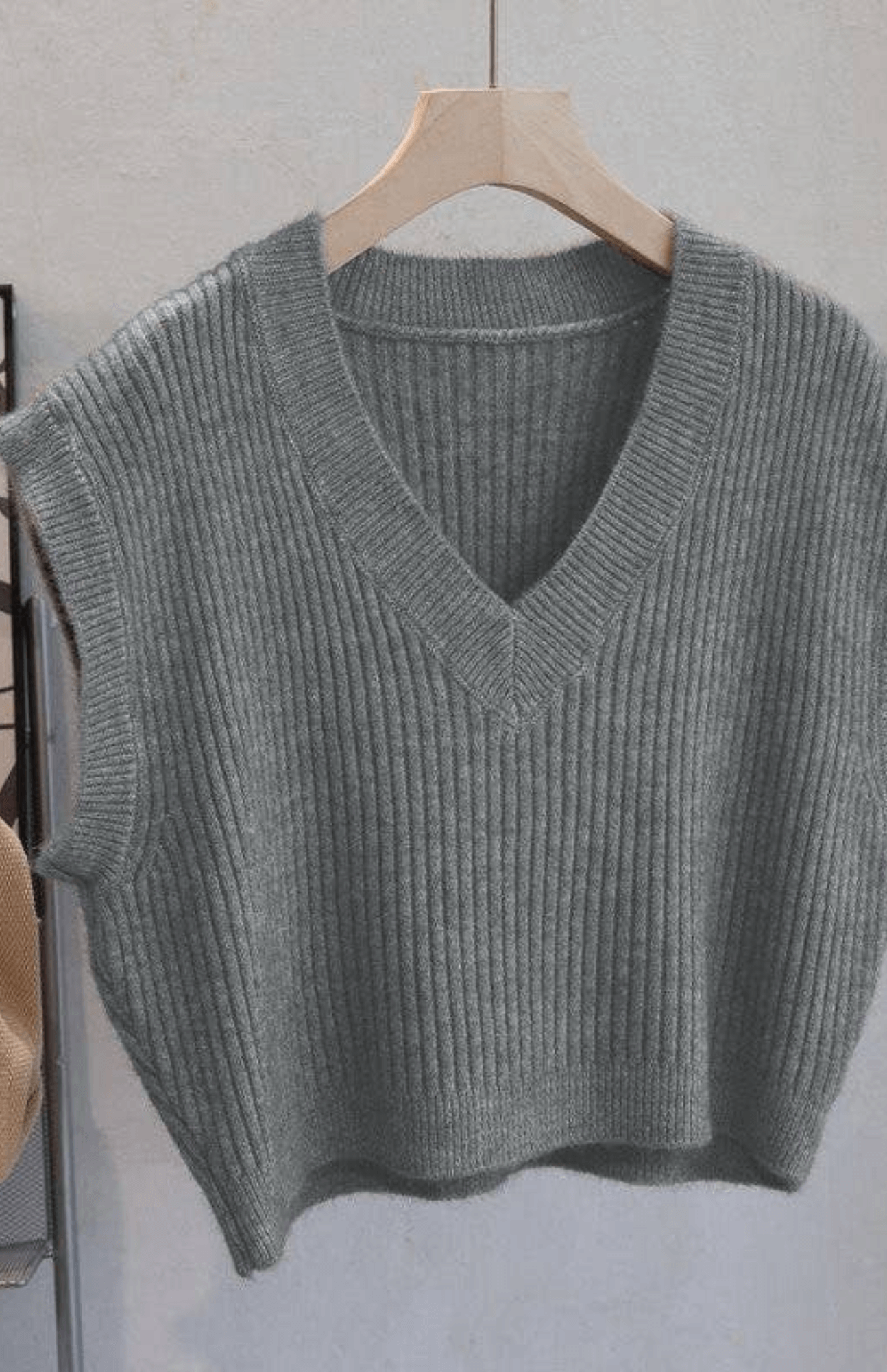 Riley Ribbed Sleeveless Sweater - Grey